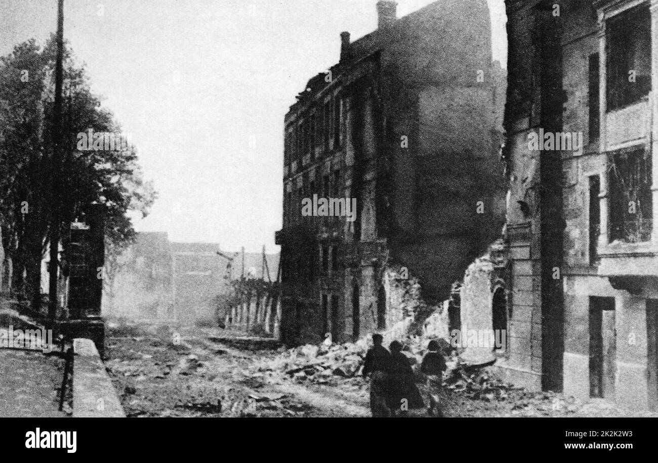 Spanischer Bürgerkrieg (1936-1939) ; verwüstete Straßen von Guernica nach dem Bombenanschlag ; April 1937 Stockfoto