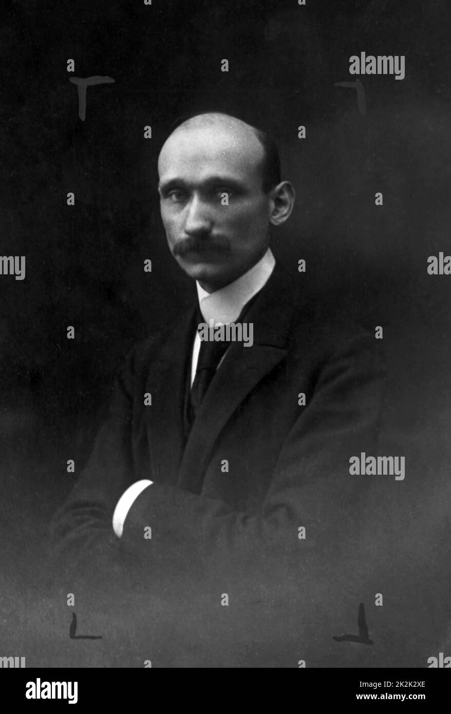 Offizielles Porträt von Robert Schuman über seine Wahl zum 'Chambre bleu Horizon' (Horizon Blue Chamber) (Spitzname der neuen Versammlung im Jahr 1919 in Bezug auf die horizonblaue Farbe der Uniformen der vielen Veteranen, die dort saßen). Dezember 1919 Stockfoto