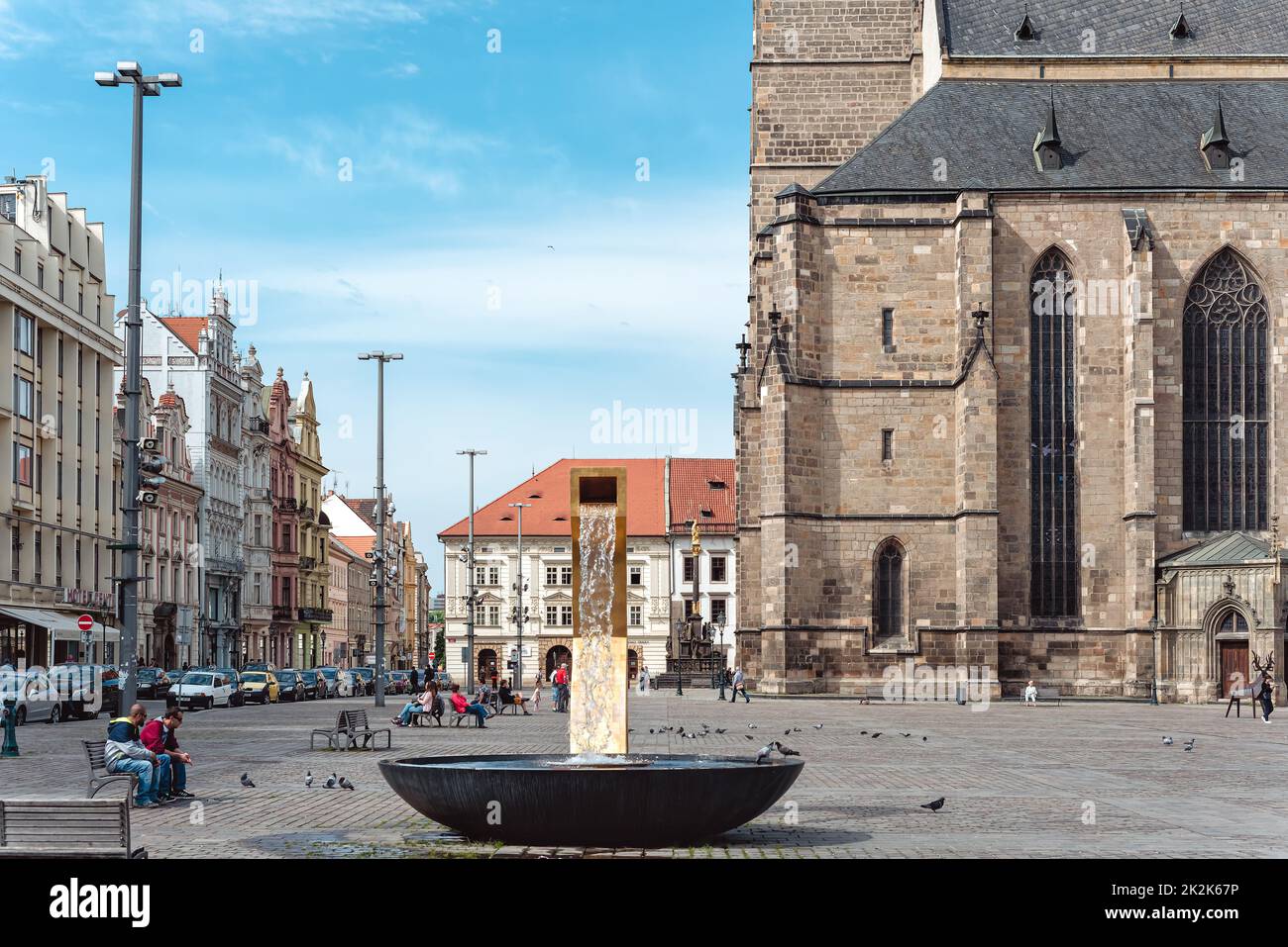 Pilsen (Pilsen), Tschechische Republik - 27. Mai 2018: St. Bartholomäus-Kathedrale auf dem Platz der Republik in Pilsen Stockfoto