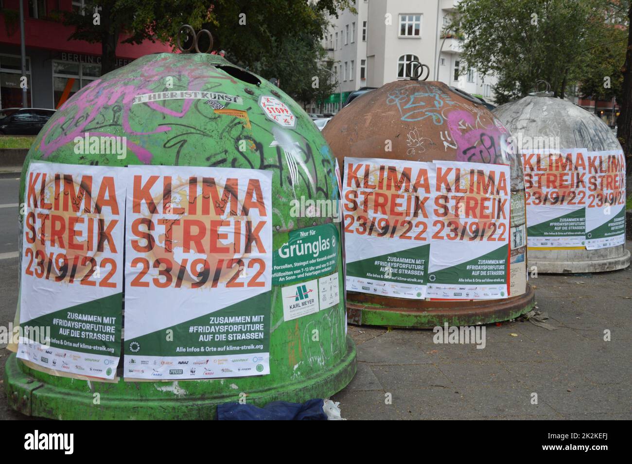 Berlin, Deutschland - September, 2022 - Freitags für zukünftige Plakate in der Sonnenallee in Neukölln. (Foto von Markku Rainer Peltonen) Stockfoto