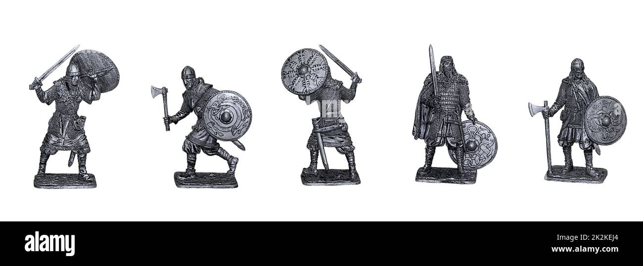 Wikinger. Mittelalterliche Ritter in verschiedenen Posen. Foto mit Zinnfiguren. Stockfoto