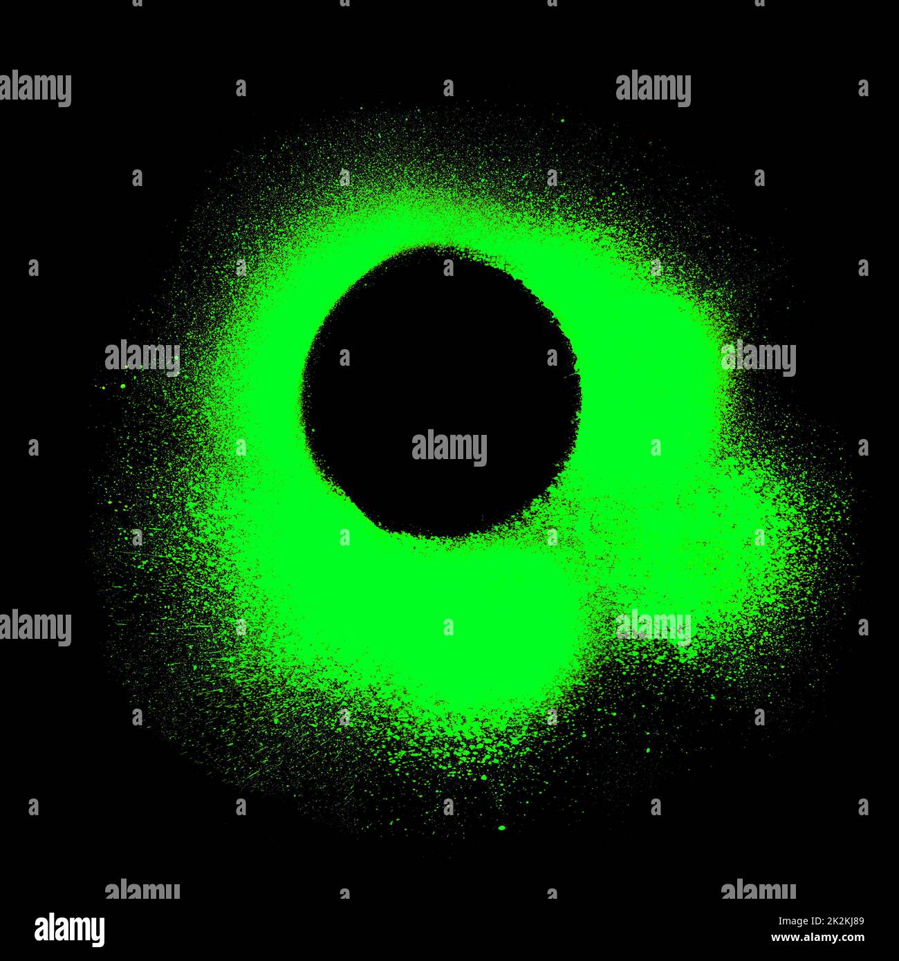 Handgezeichneter grüner Graffiti-Kreis mit Pinsel auf schwarzem Hintergrund Stockfoto