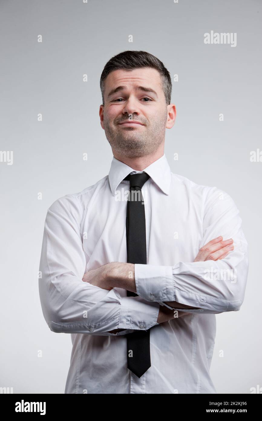 Ein hochmütiger Mann, der angibt, er sei der Beste Stockfoto