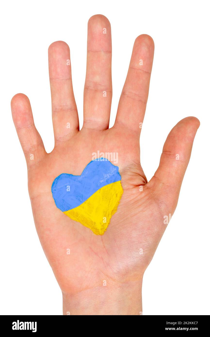 Bemaltes Herz auf der Kinderhand in blau-gelben Farben der ukrainischen Flagge Stockfoto