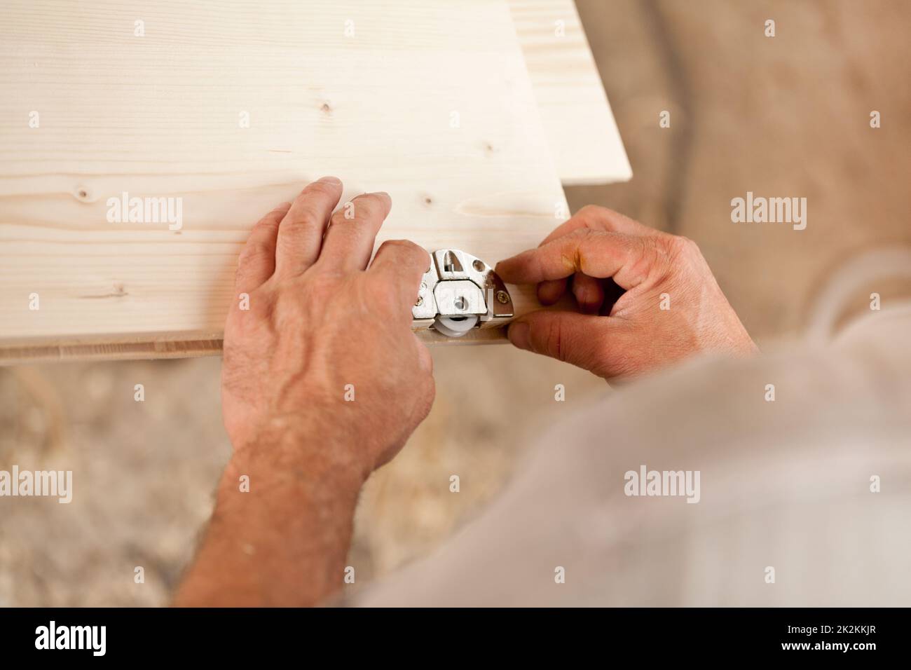 Konzentrieren Sie sich auf die Details der Arbeit eines Zimmermanns Stockfoto