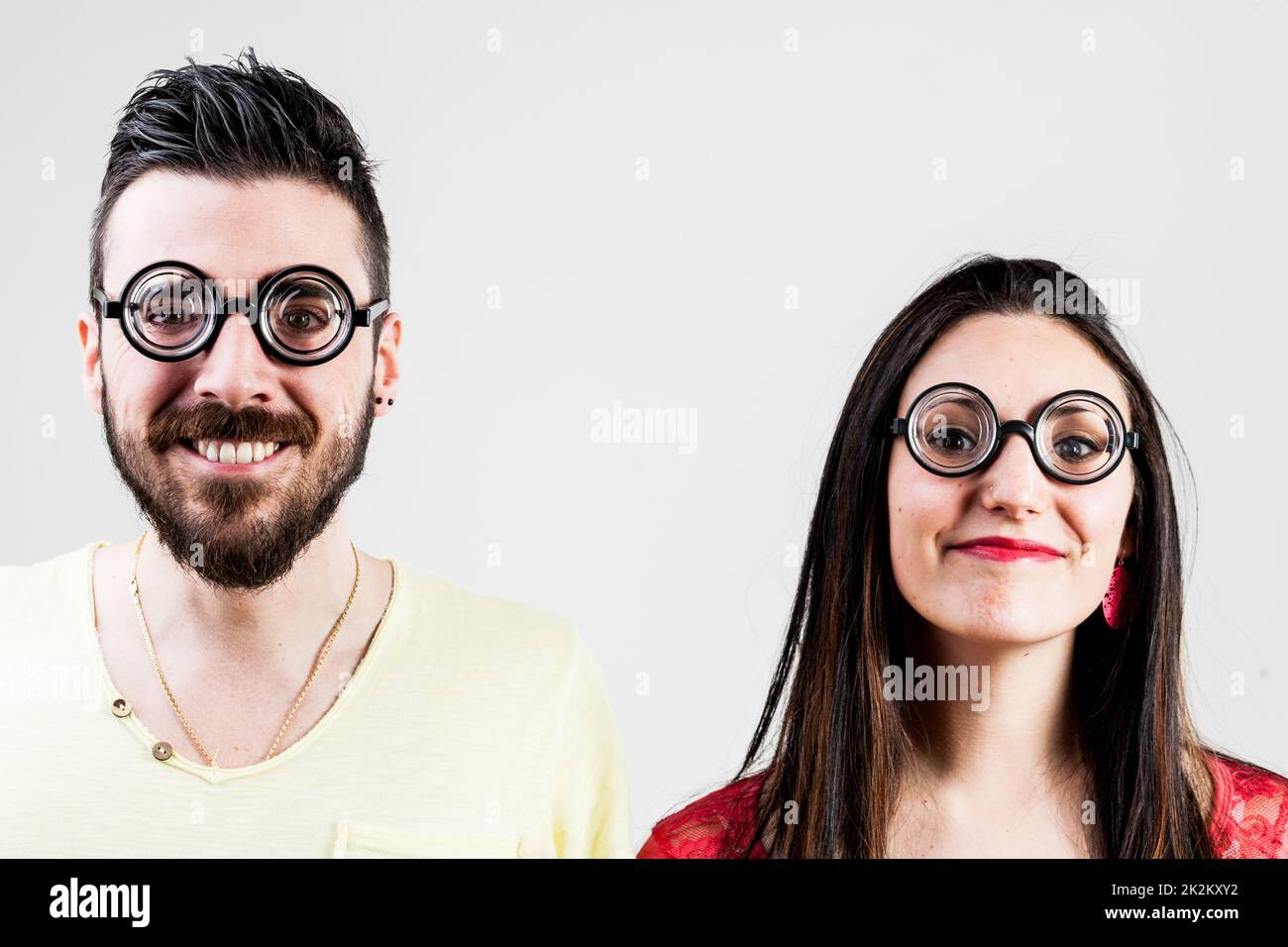 Ein Nerd-Paar von einem Nerd-Mann und einer Nerd-Frau Stockfoto