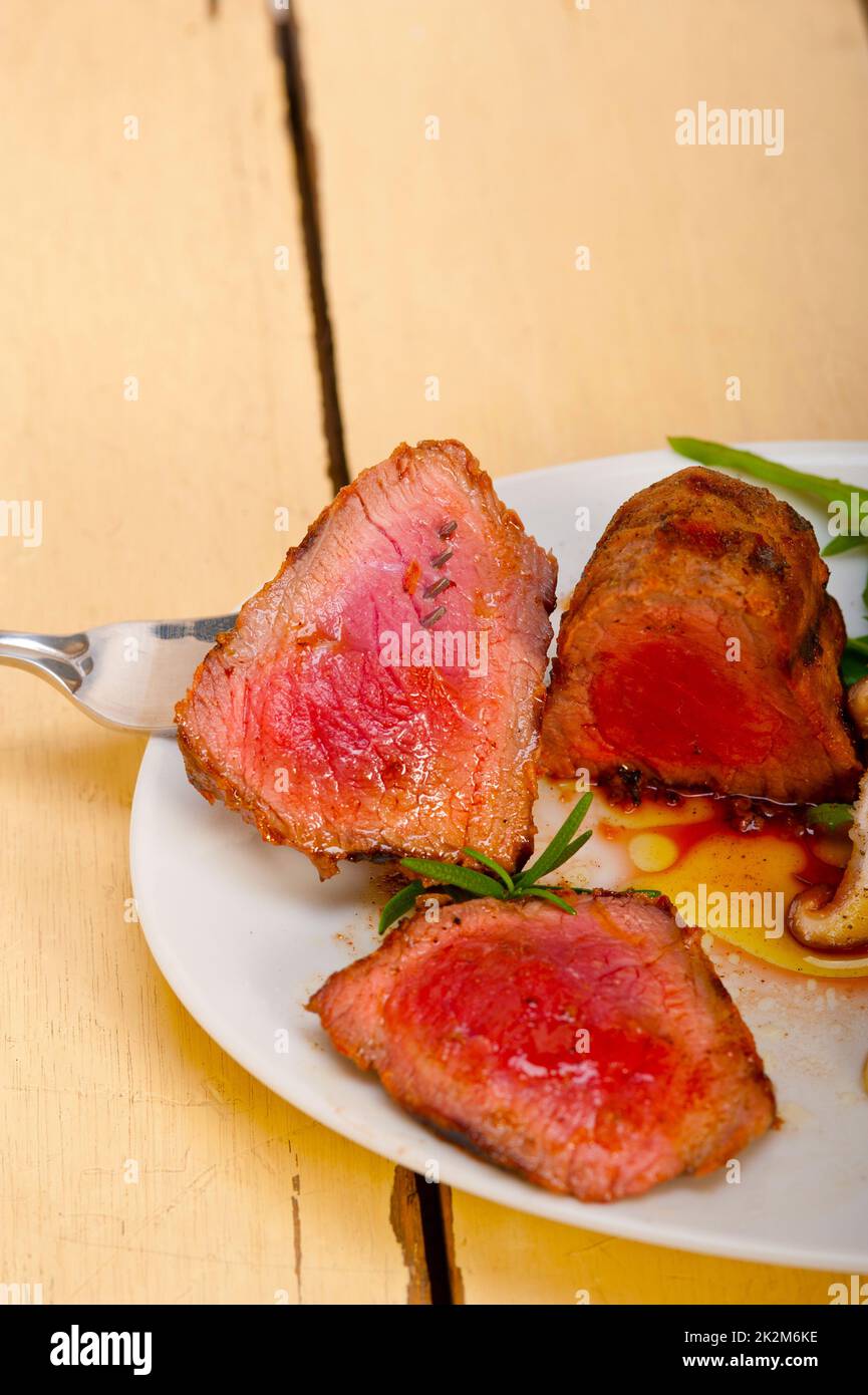 Rindfleisch Filet Mignon gegrillt mit Gemüse Stockfoto