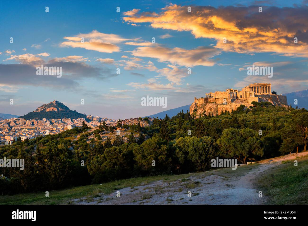 Ikonischer Parthenon-Tempel auf der Akropolis von Athen, Griechenland Stockfoto