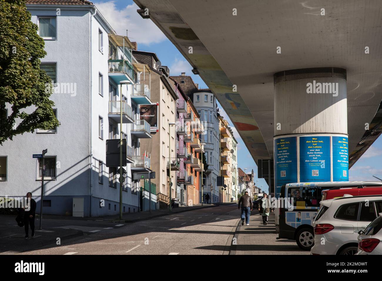 Die Hochbrücke über die Altenhagener Straße beim Hauptbahnhof, Ebene 2, Bundesstraße 54, Hagen, Nordrhein-Westfalen, Deutschland. Die Hochbrücke uebe Stockfoto