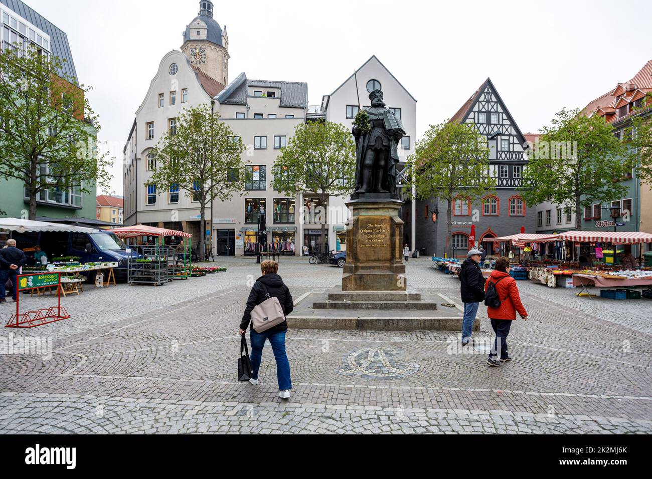 Marktplatz Jena, mit dem Hanfried-Denkmal zum Gedenken an den ehemaligen Herrscher Johann Friedrich I. von Sachsen Stockfoto