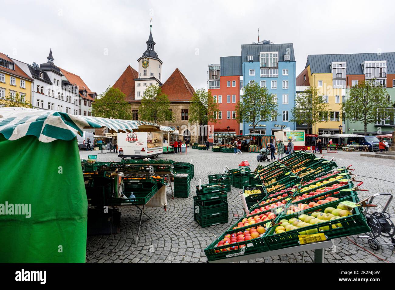 Marktplatz Jena mit dem alten Rathaus aus dem 14.. Jahrhundert Stockfoto
