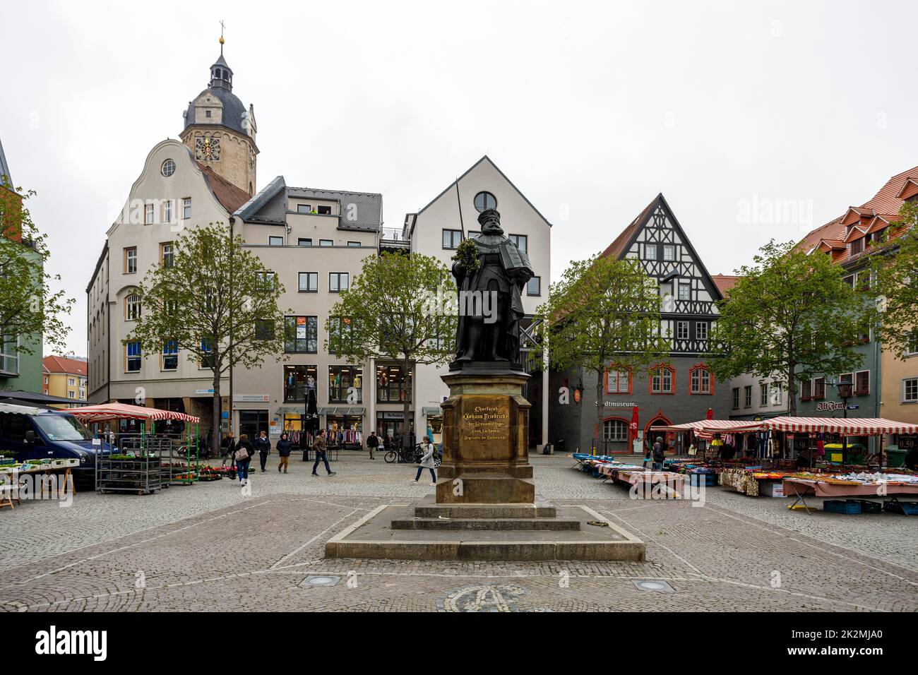 Marktplatz Jena, mit dem Hanfried-Denkmal zum Gedenken an den ehemaligen Herrscher Johann Friedrich I. von Sachsen Stockfoto