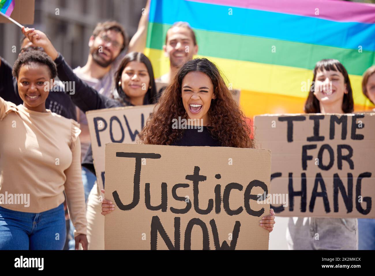Jeder verdient das Recht auf Liebe. Aufnahme einer Gruppe junger Menschen, die für die Rechte der lgbtq protestieren. Stockfoto