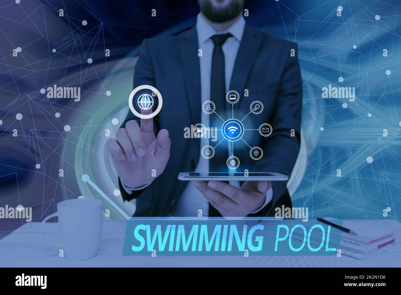 Konzeptionelle Ausstellung Swimmingpool. Geschäftsübersichtsstruktur, die Wasser für Freizeitaktivitäten hält Bildschirm des Handys mit futuristischer Technologie. Stockfoto