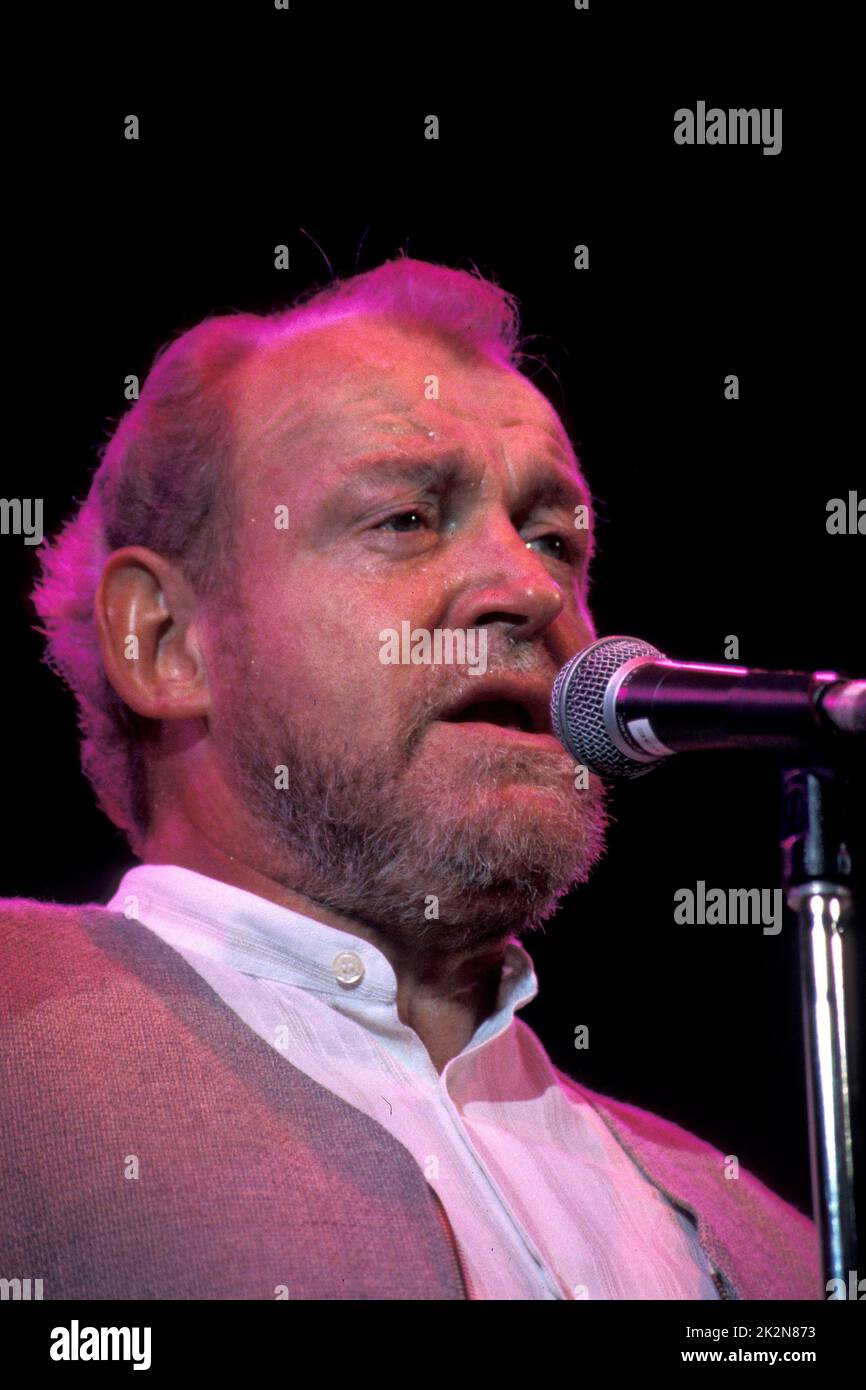 JOE COCKER 4. November 1996; Credit: Mel Longhurst / Performing Arts Images www.performingartsimages.com Stockfoto