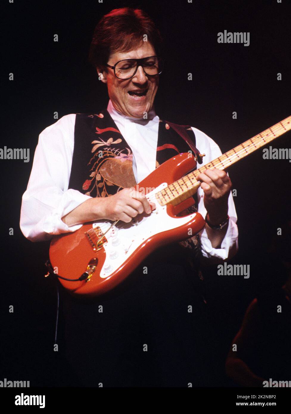 HANK MARVIN ; live in der Royal Albert Hall, London, UK ; 20. November 1995 ; Credit : Mel Longhurst / Performing Arts Images ; www.performingartsimages.com Stockfoto