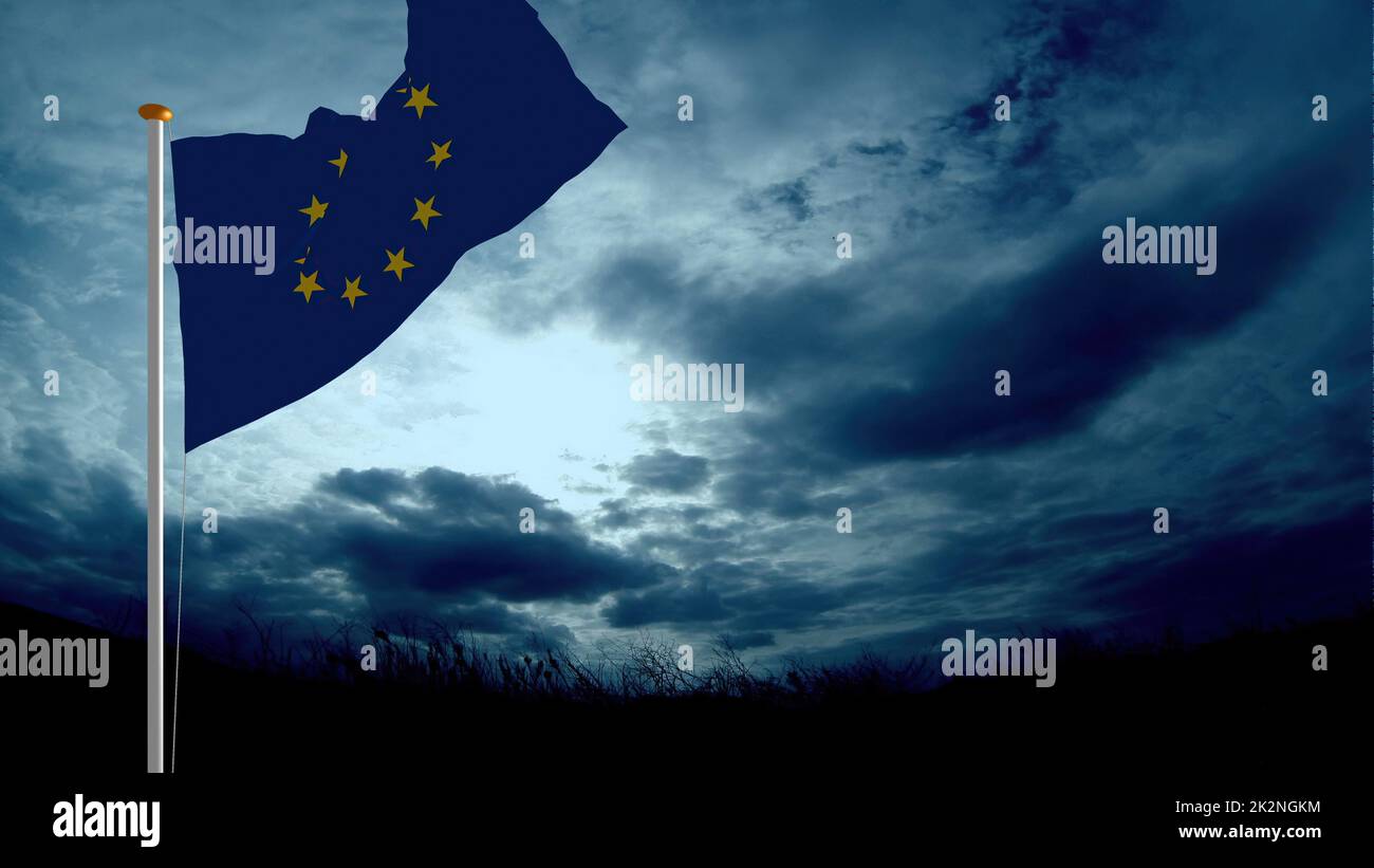 EU-Flagge winkt gegen Wolken Stockfoto