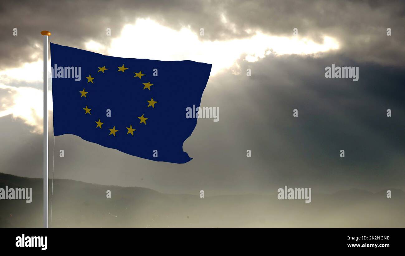 EU-Flagge winkt gegen Wolken Stockfoto