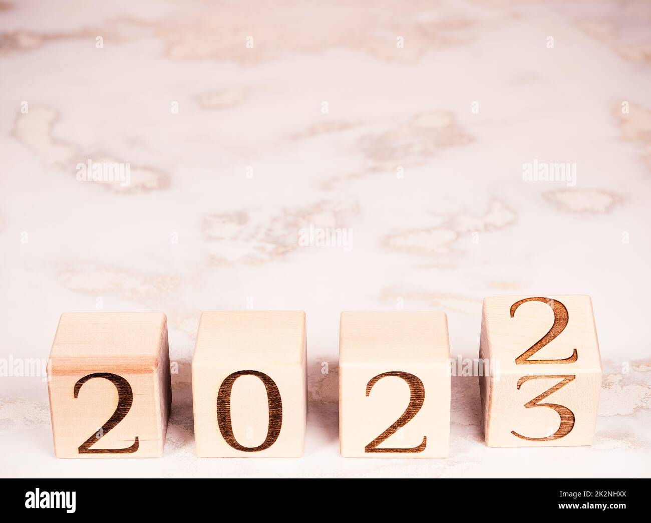 Text 2023 auf Holzblöcken als Motivation, neue Ziele und Plankonzept Stockfoto