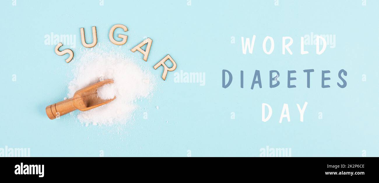Schaufel mit weißem raffiniertem Zucker, Welt Diabetes Tag, Insulin resistent, ungesunde Lebensmittel, sucht nach Süßigkeiten, Gesundheitsprobleme Stockfoto