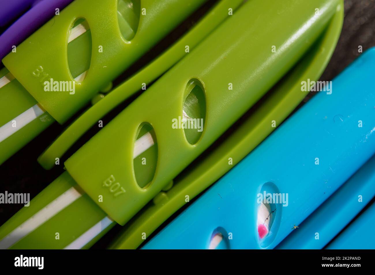 Stifte mit farbigen Streifen Stockfoto