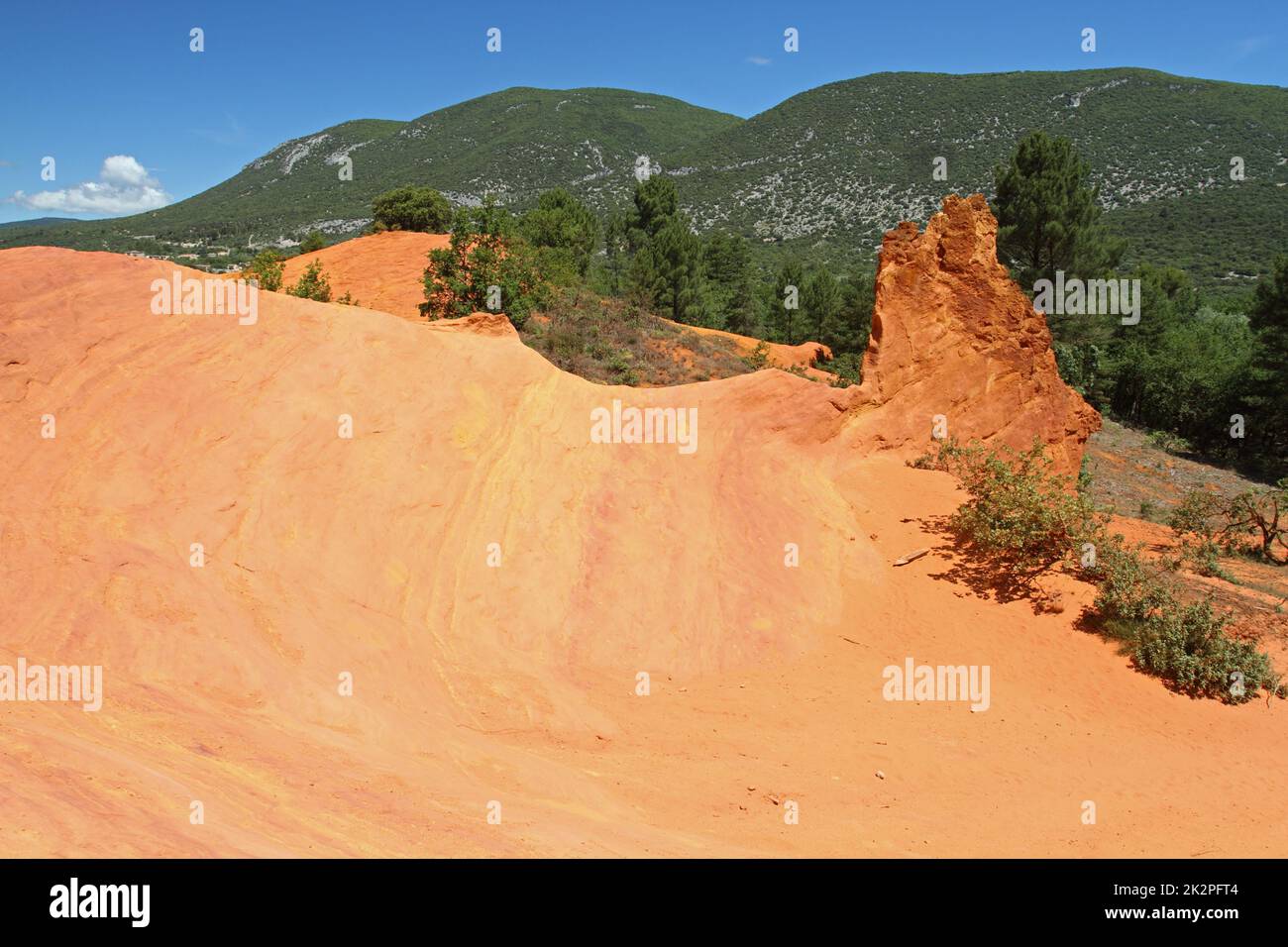 Roussillon, Frankreich: Die unglaublichen Open-Air-Ocher-Steinbrüche in der Provence Stockfoto