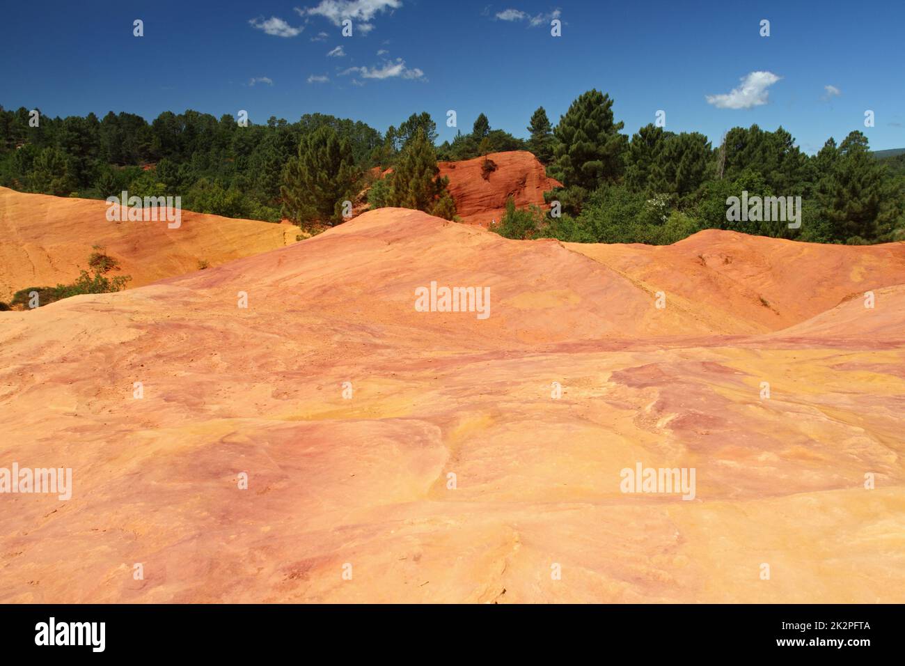 Roussillon, Frankreich: Die unglaublichen Open-Air-Ocher-Steinbrüche in der Provence Stockfoto