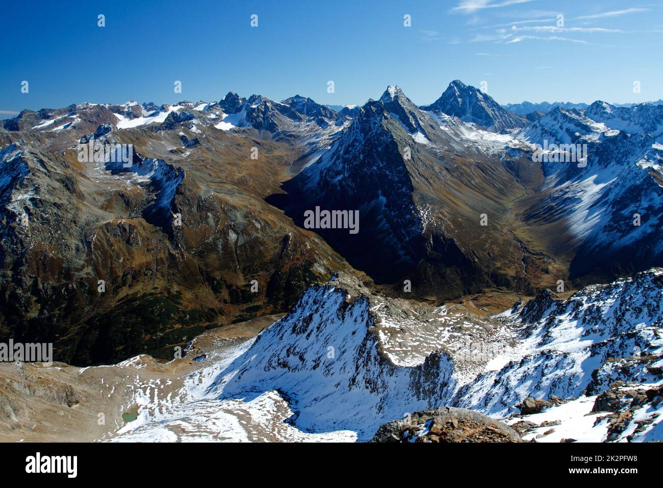 Erste Schneefälle in den schweizer Alpen, Pischahorn, Schweiz Stockfoto