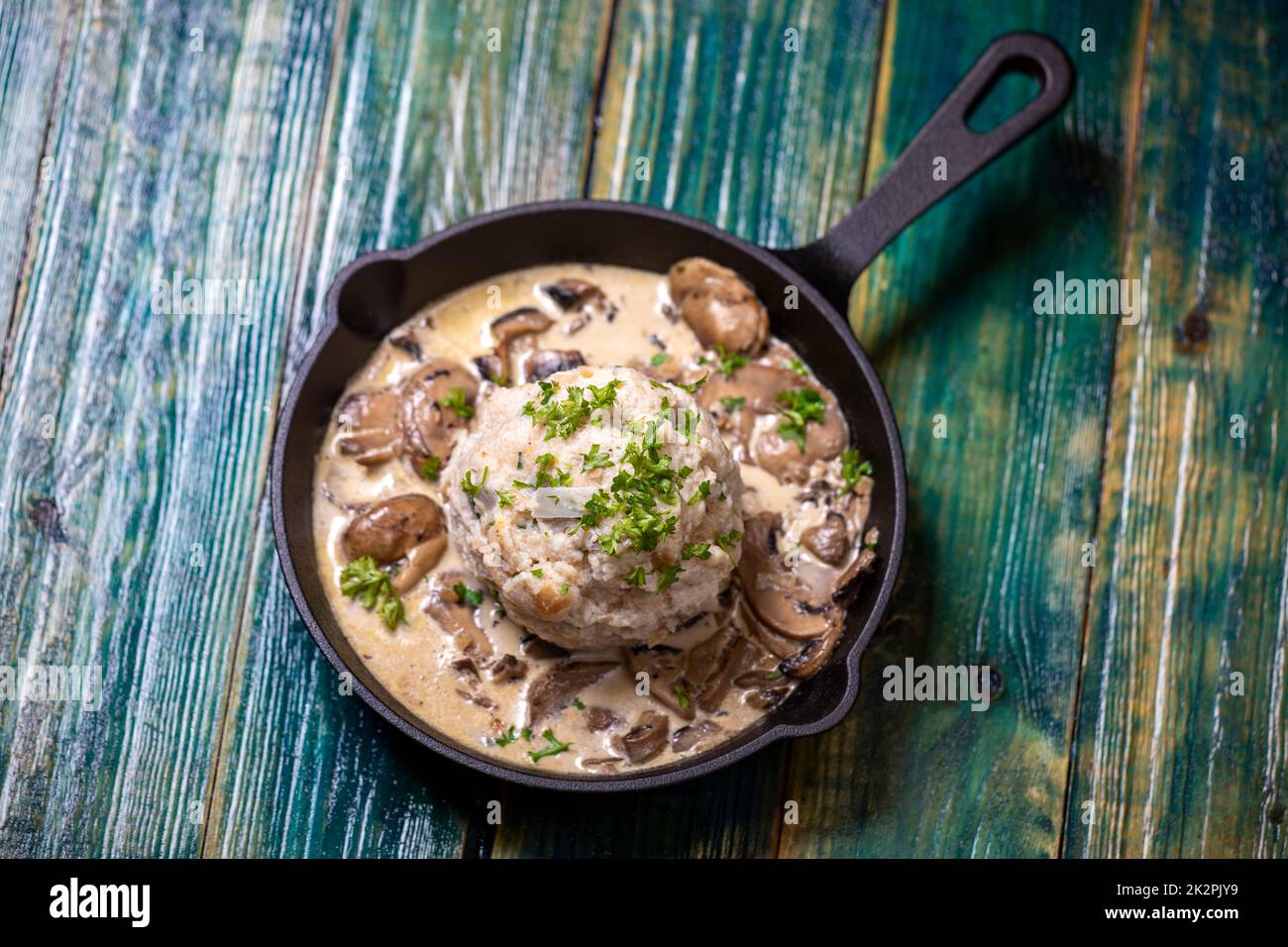 Bread dumpling -Fotos und -Bildmaterial in hoher Auflösung – Alamy