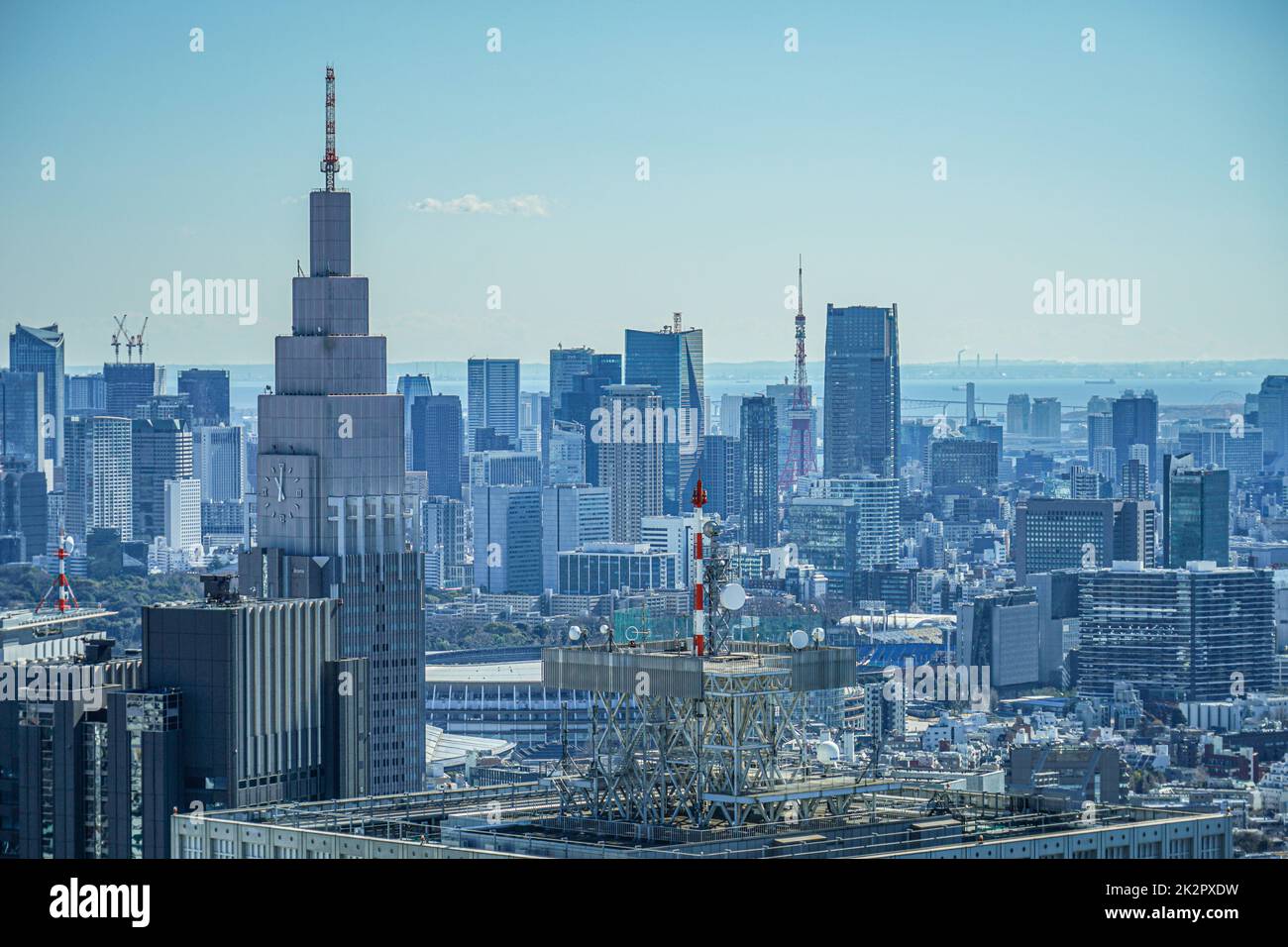 Skyline von Tokio von der Aussichtsplattform des Tokyo aus gesehen Metropolitan Government Building Stockfoto