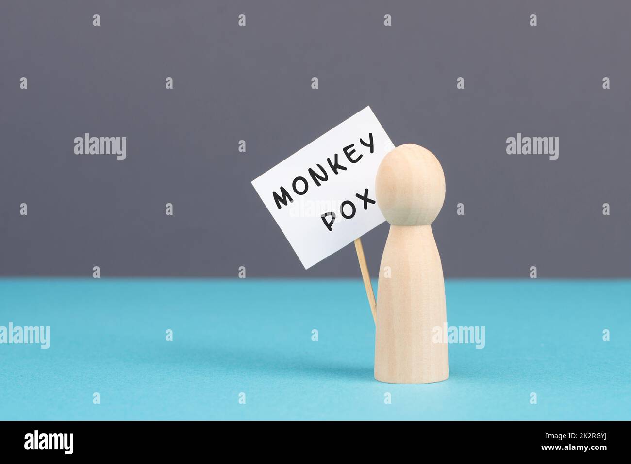Das Wort Affen-Pocken steht auf einem Zeichen, Ausbruch der MPXV-Virus-Pandemie, Infektionskrankheit verbreitet sich Stockfoto