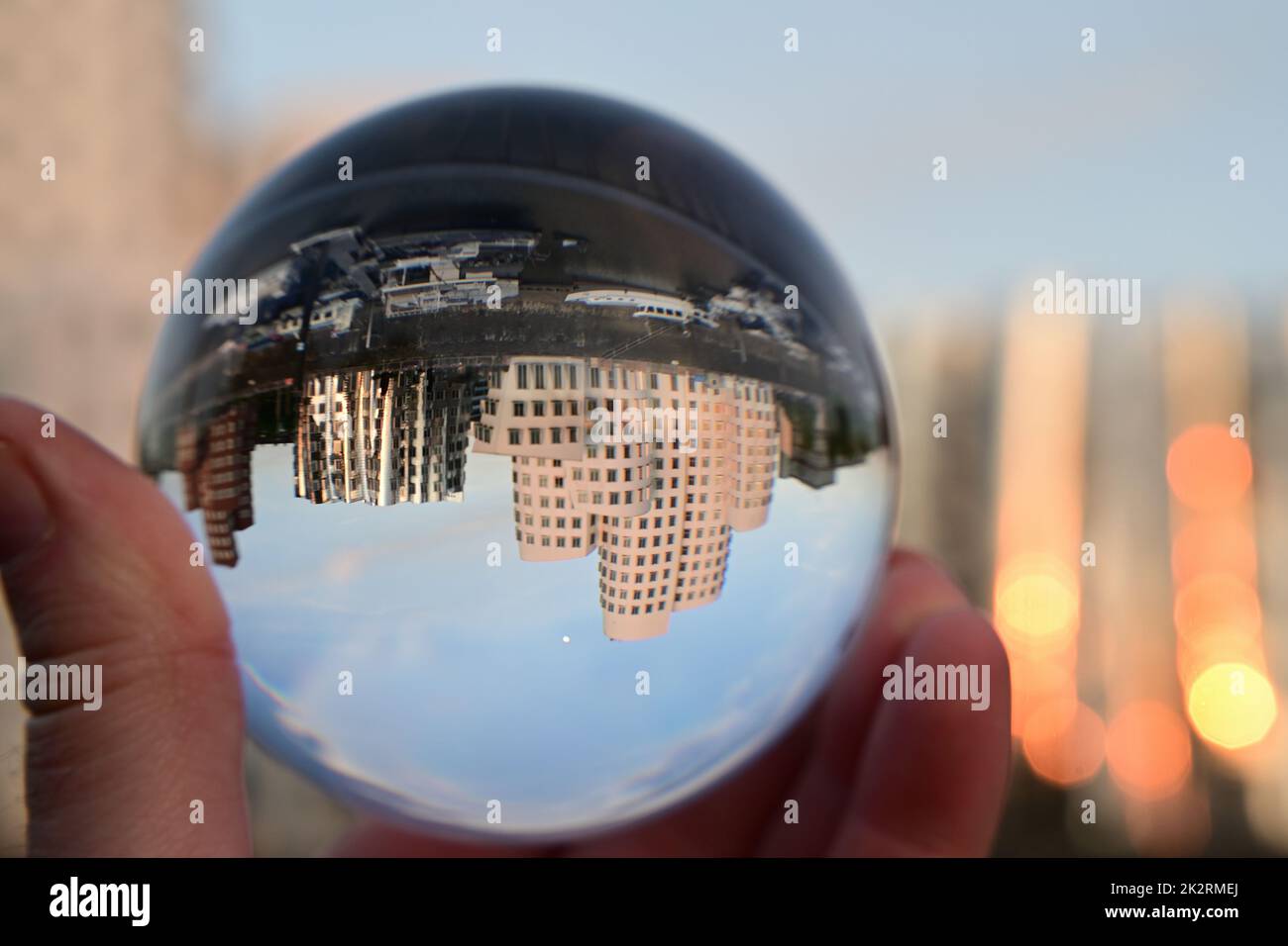 Mit Lensball fotografierte Häuser in dÃ¼sseldorfer medienhafen, nrw, deutschland Stockfoto