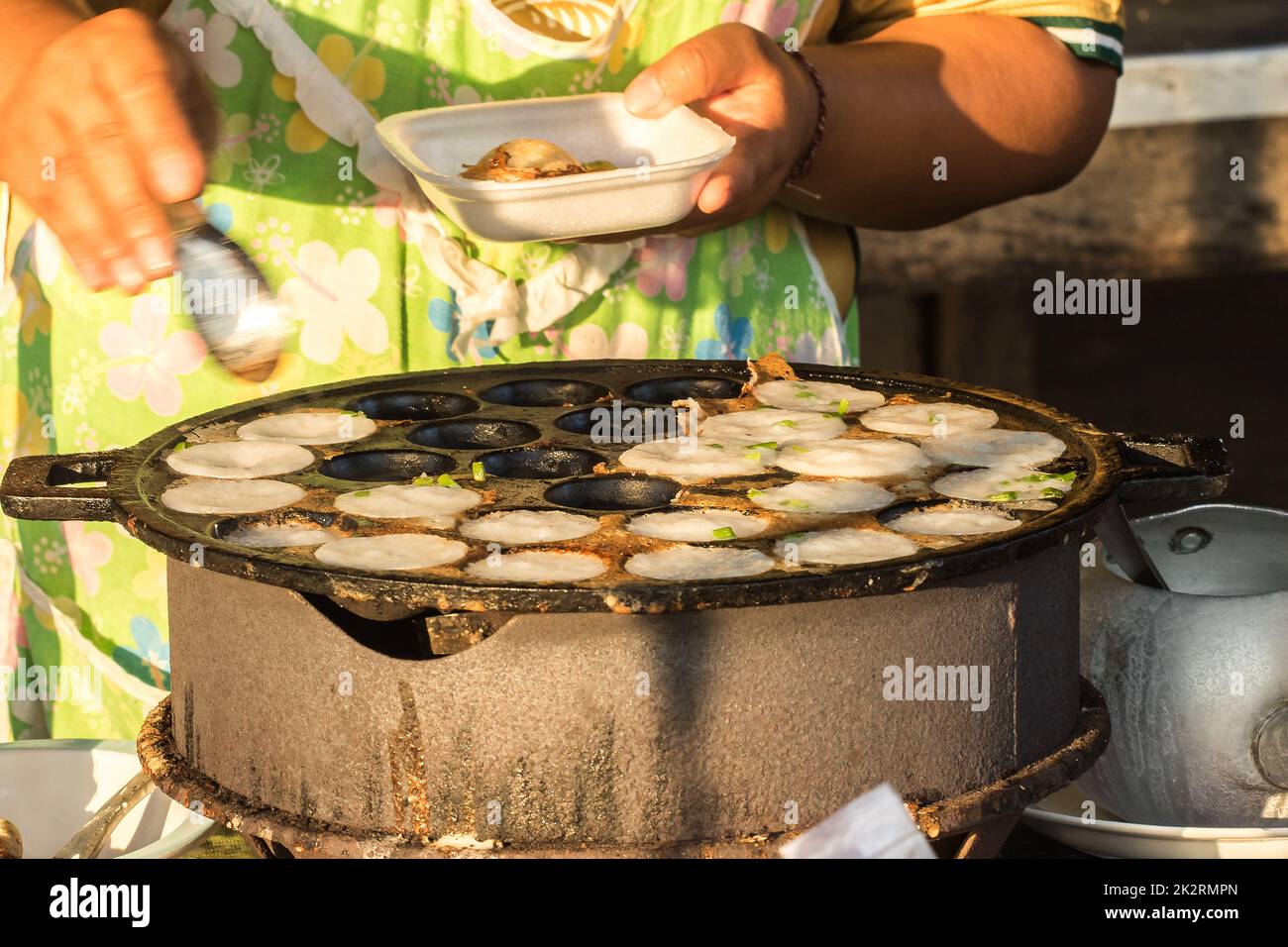 Art thailändisches Süßfleisch auf dem Herd Stockfoto