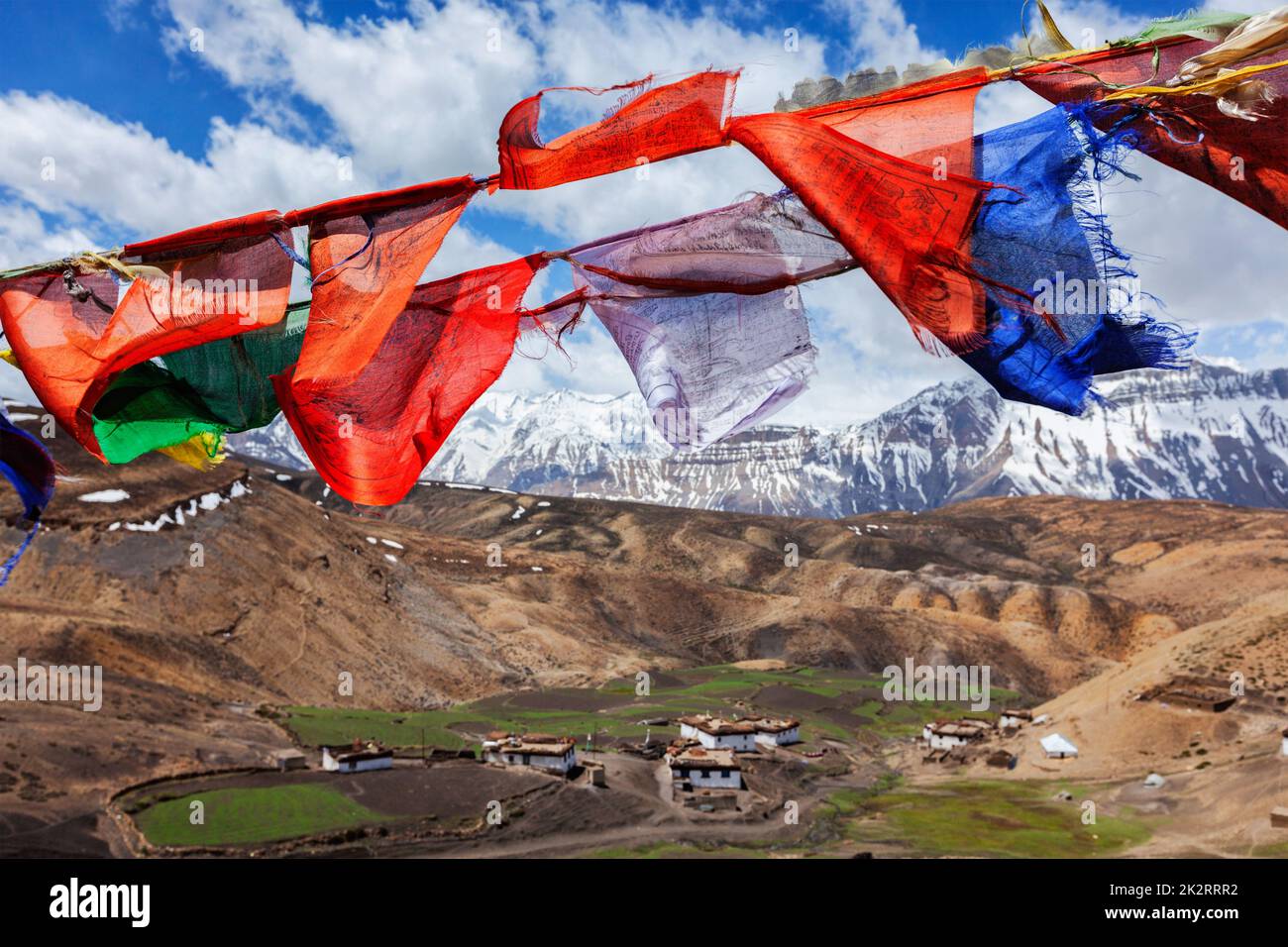Buddhistische Flaggen in den Himmel Stockfoto