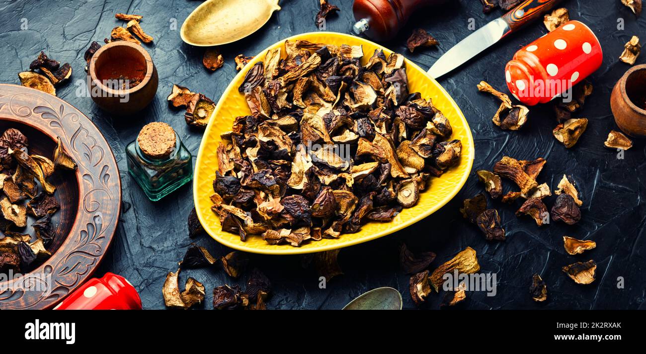 Getrocknete Pilze in Scheiben Stockfoto