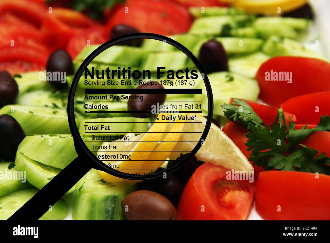 Nährwertangaben auf frischem Salat Stockfoto