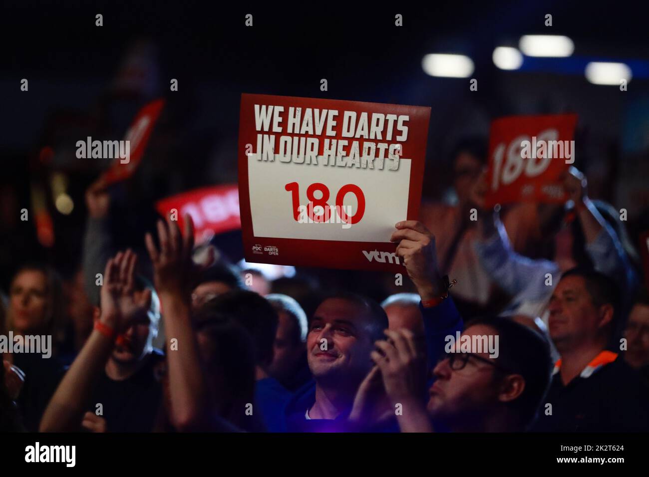 Wieze, Belgien. 23. September 2022. Belgische Fans und Fans, die am ersten Tag der Belgian Darts