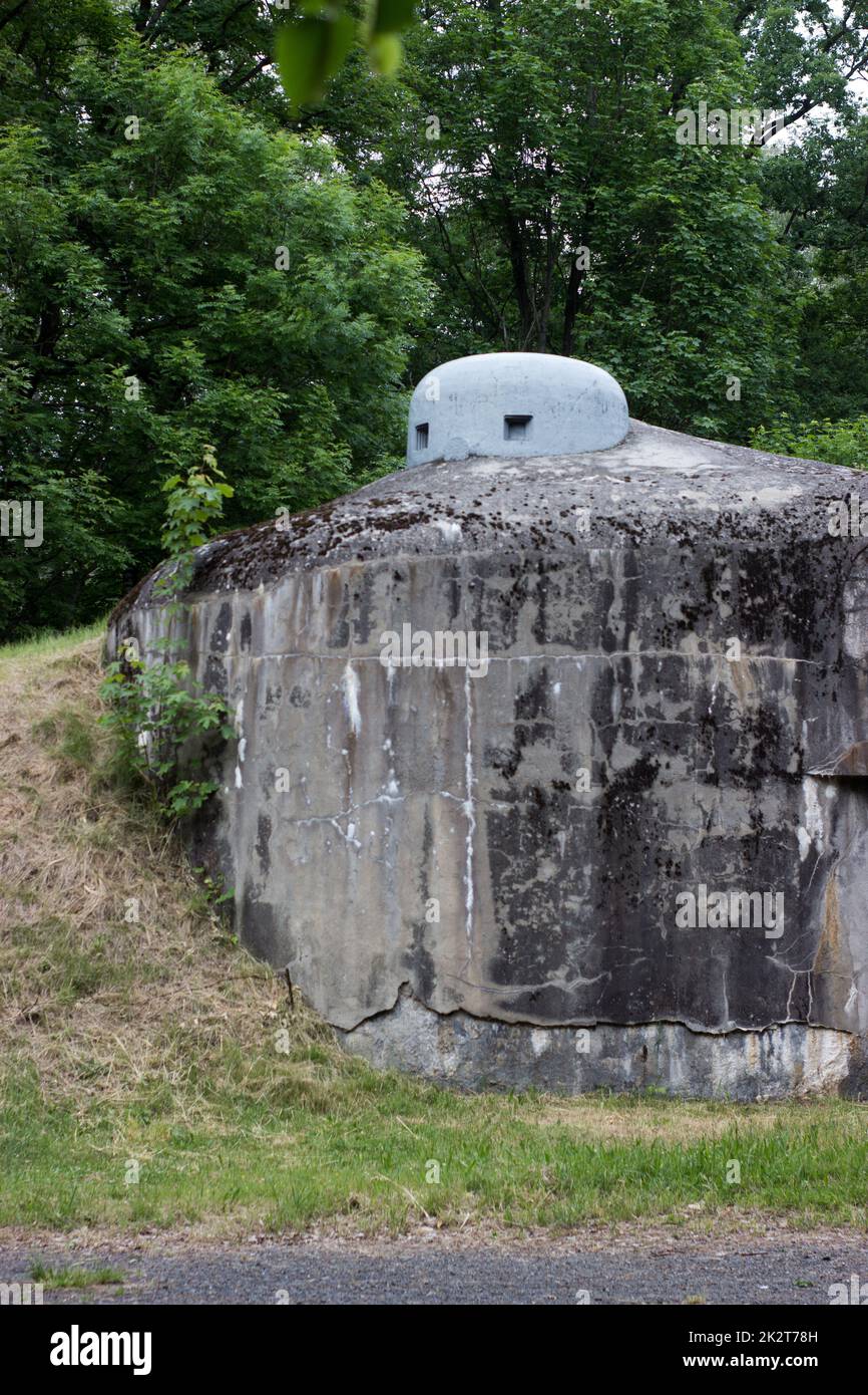 Stahlbetonbunker aus dem Zweiten Weltkrieg Stockfoto