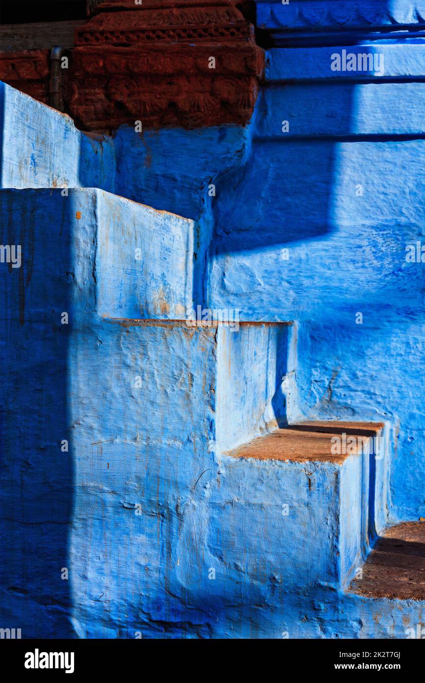 Die Treppen des blau bemalten Hauses in Jodhpur, auch bekannt als „Blue Cit Stockfoto