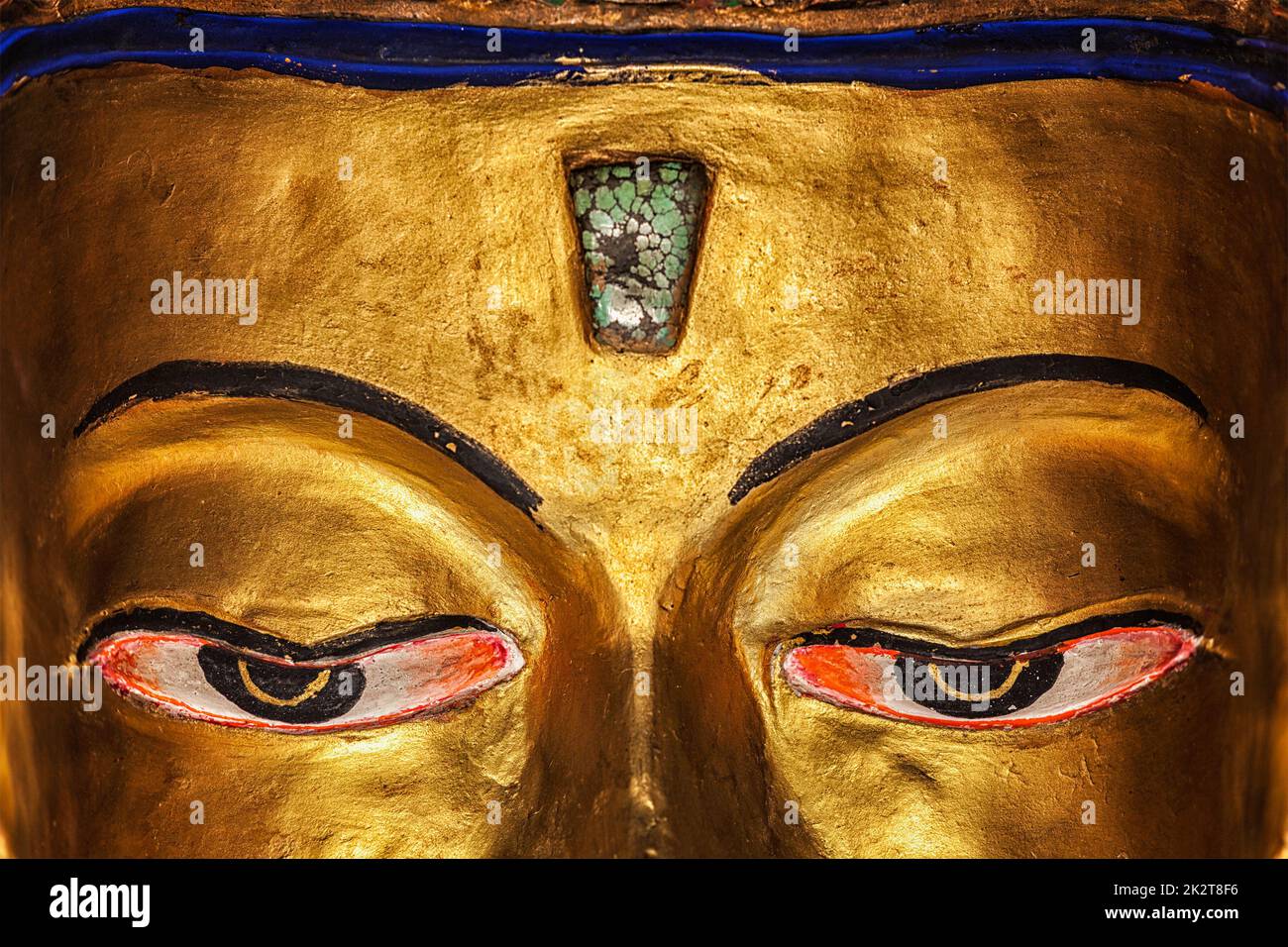 Die Augen von Maitreya Buddha schließen sich Stockfoto