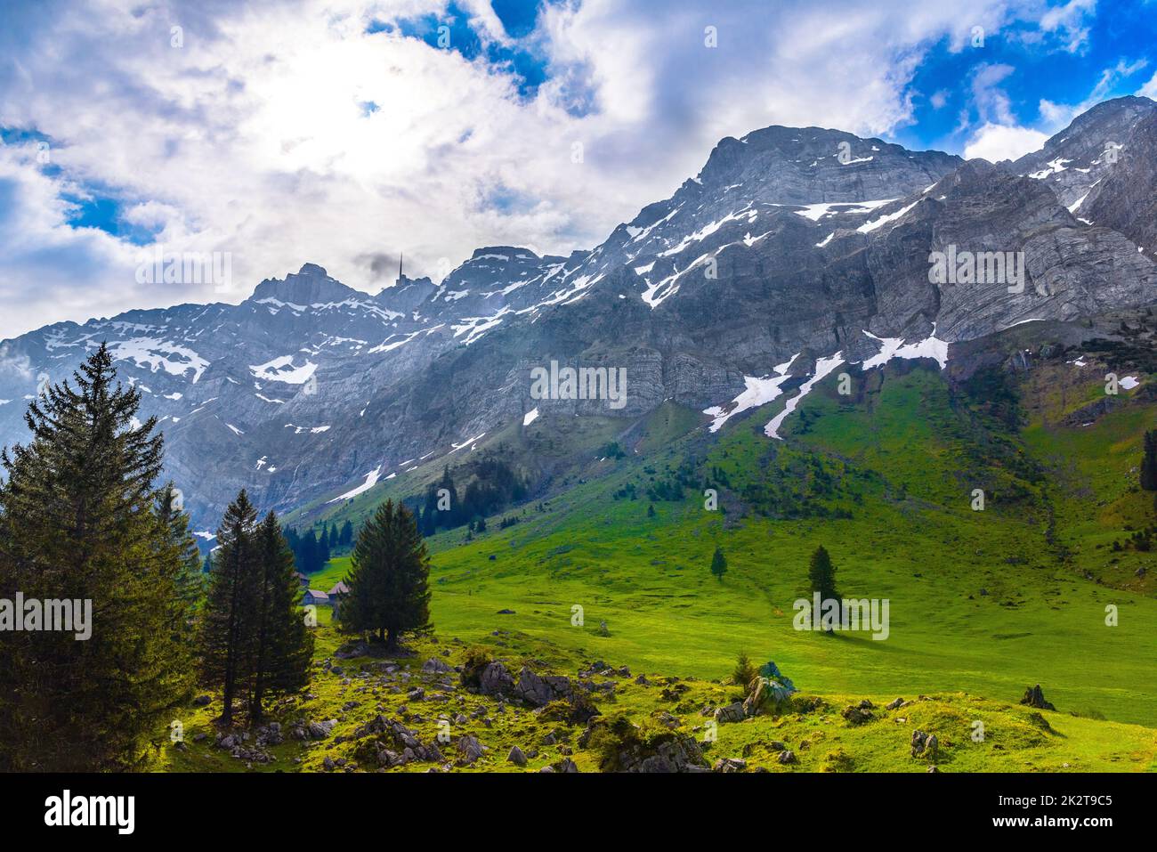 Alpengebirge und Felder, Schoenengrund, Hinterland, Appenzell Stockfoto