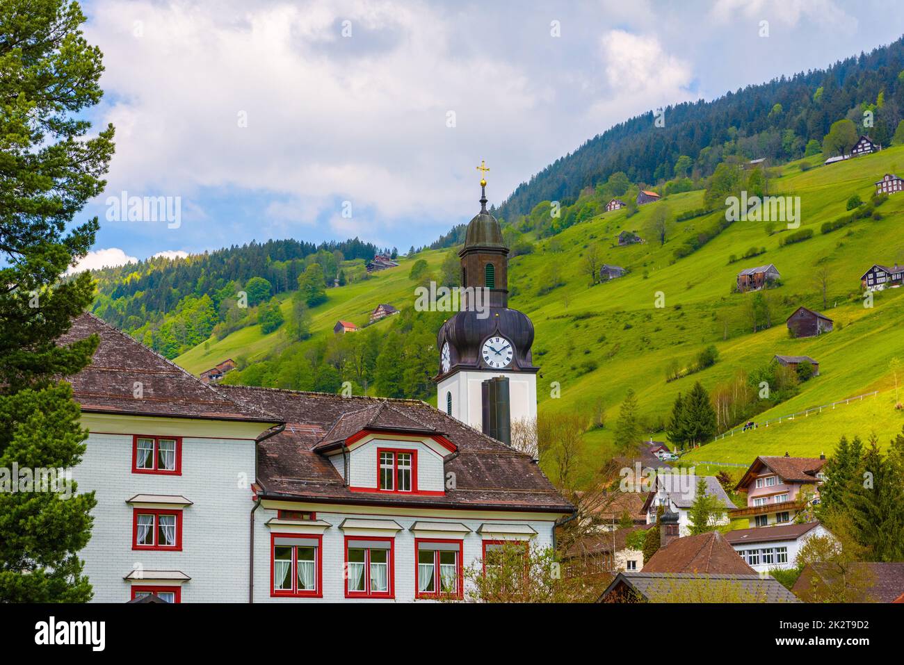 Kirche im Dorf, Alt Sankt Johann, Sankt Gallen, Schweiz. Stockfoto