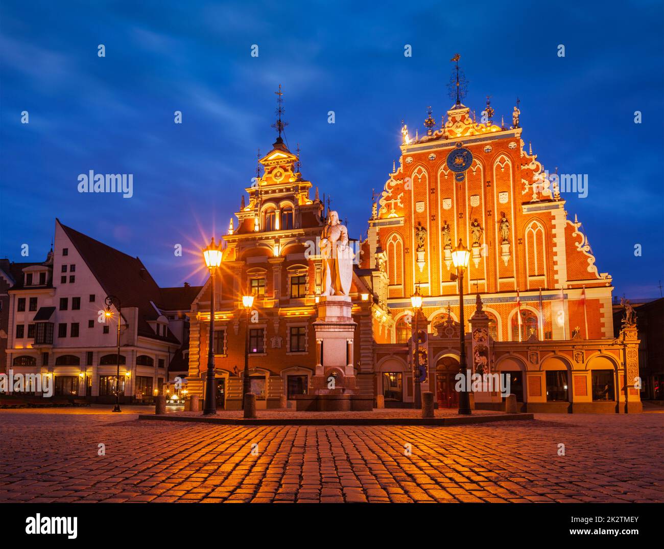 Rigaer Rathausplatz, Haus der Blackheads und St. Roland St. Stockfoto