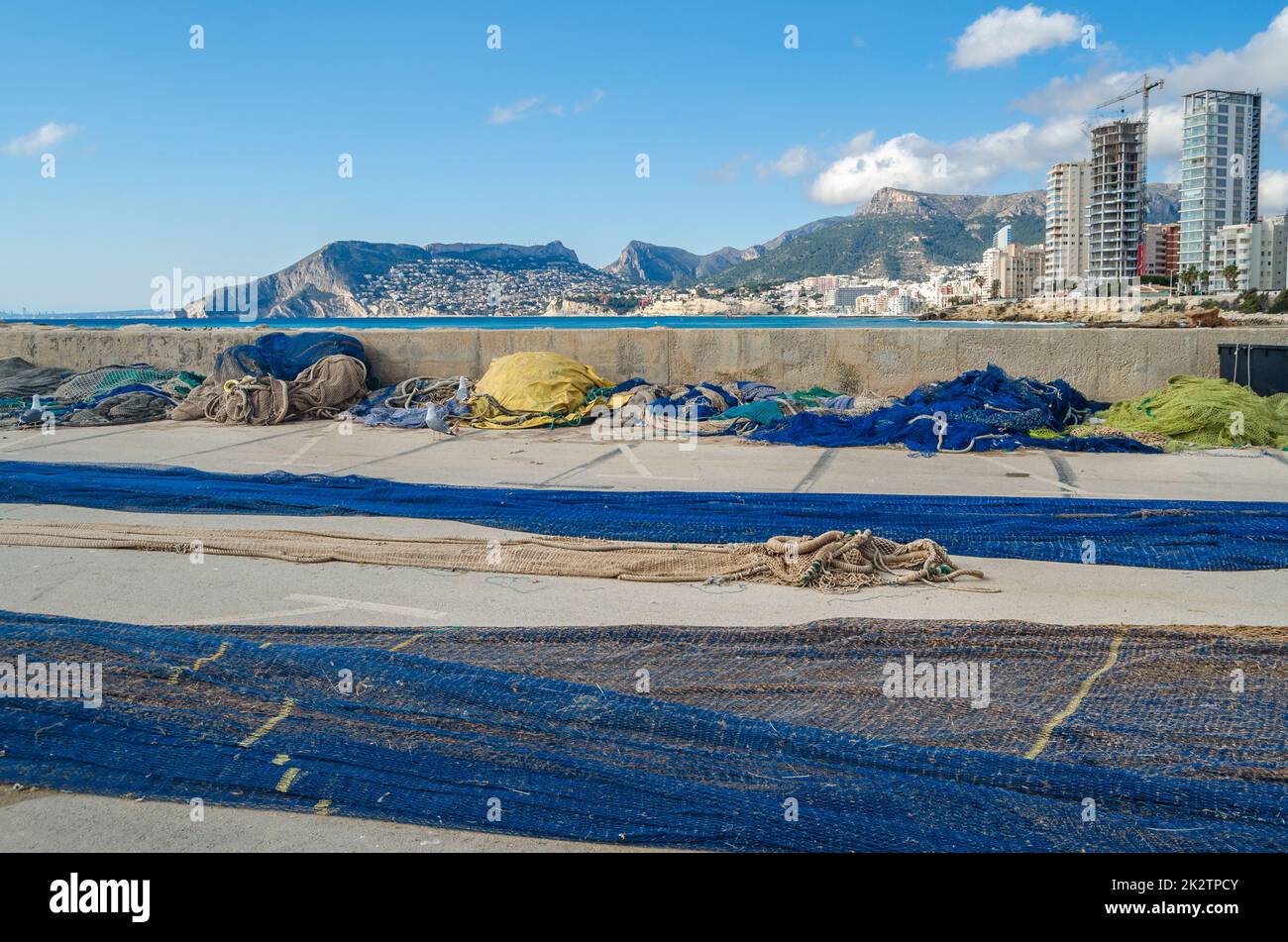 Blick vom Fischereihafen der mediterranen Stadt Calpe, Provinz Alicante, Gemeinschaft Valencia, Spanien Stockfoto