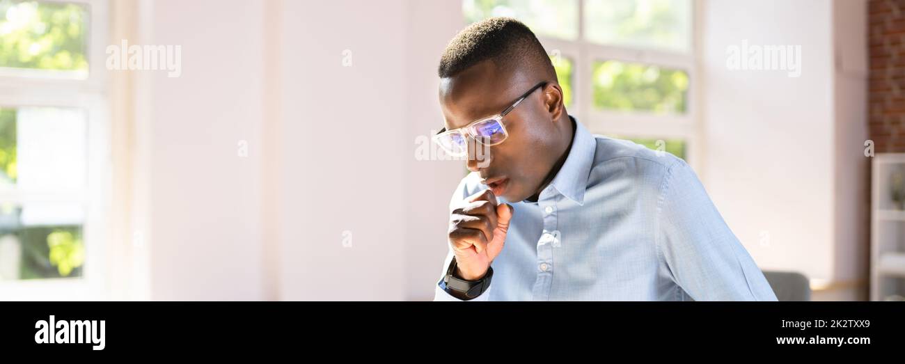 Mann Mit Husten Stockfoto