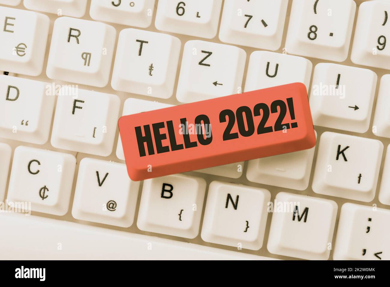 Textschild mit Hallo 2022. Business-Ansatz in der Hoffnung auf eine Größe für das kommende neue Jahr -49040 passieren Stockfoto