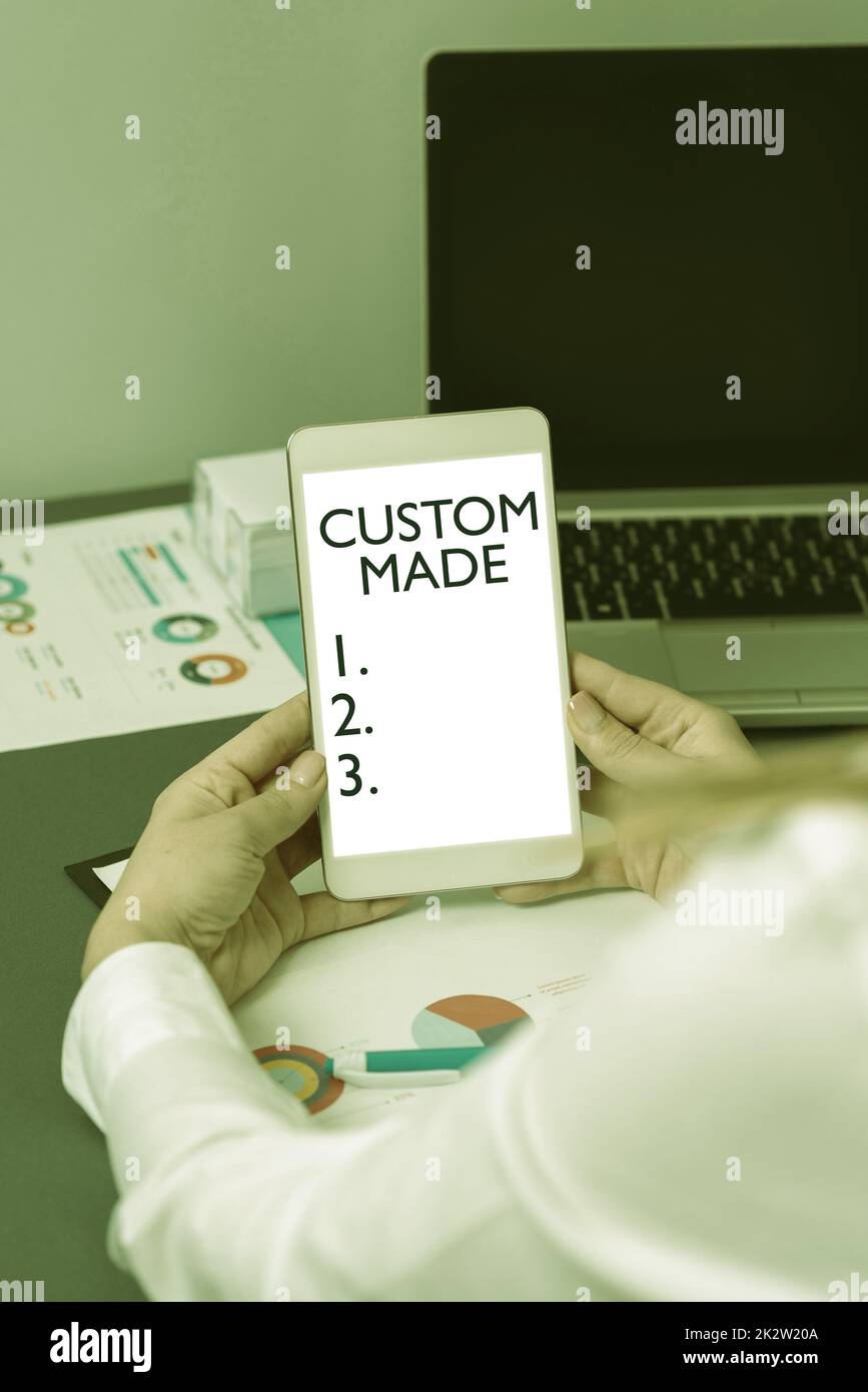 Schreiben Anzeige Text Custom Made. Wort für etwas wird getan, um für eine bestimmte Kundenorganisation zu bestellen -47563 Stockfoto