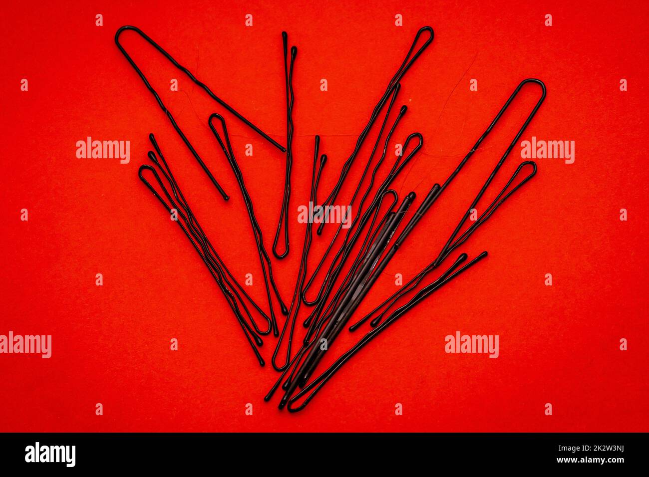 Haarnadeln-Set Mit 200 Bobby Pins & 100 Haargummis – Braun, Praktische Box