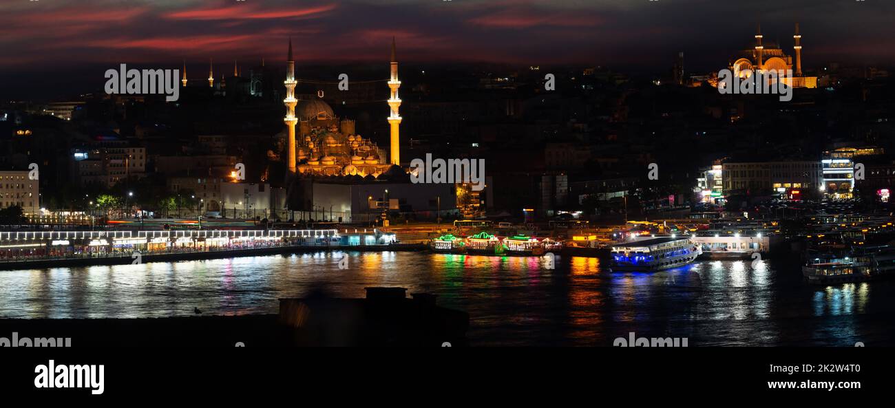 Das Istanbul bei Nacht Stockfoto