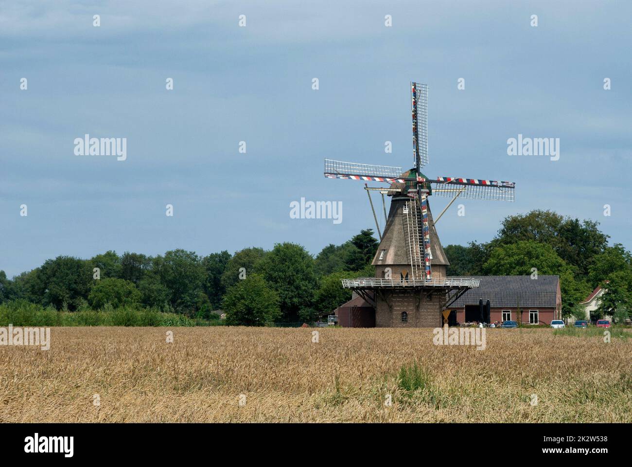 Windmühle Sint Jan in der Nähe des niederländischen Dorfes Veldhoven Stockfoto